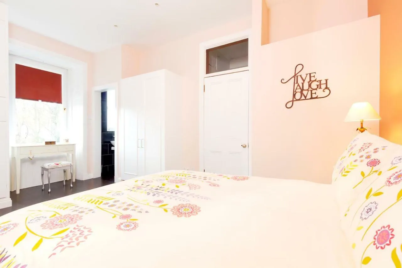Edinburgh Near Centre Luxury Apartment