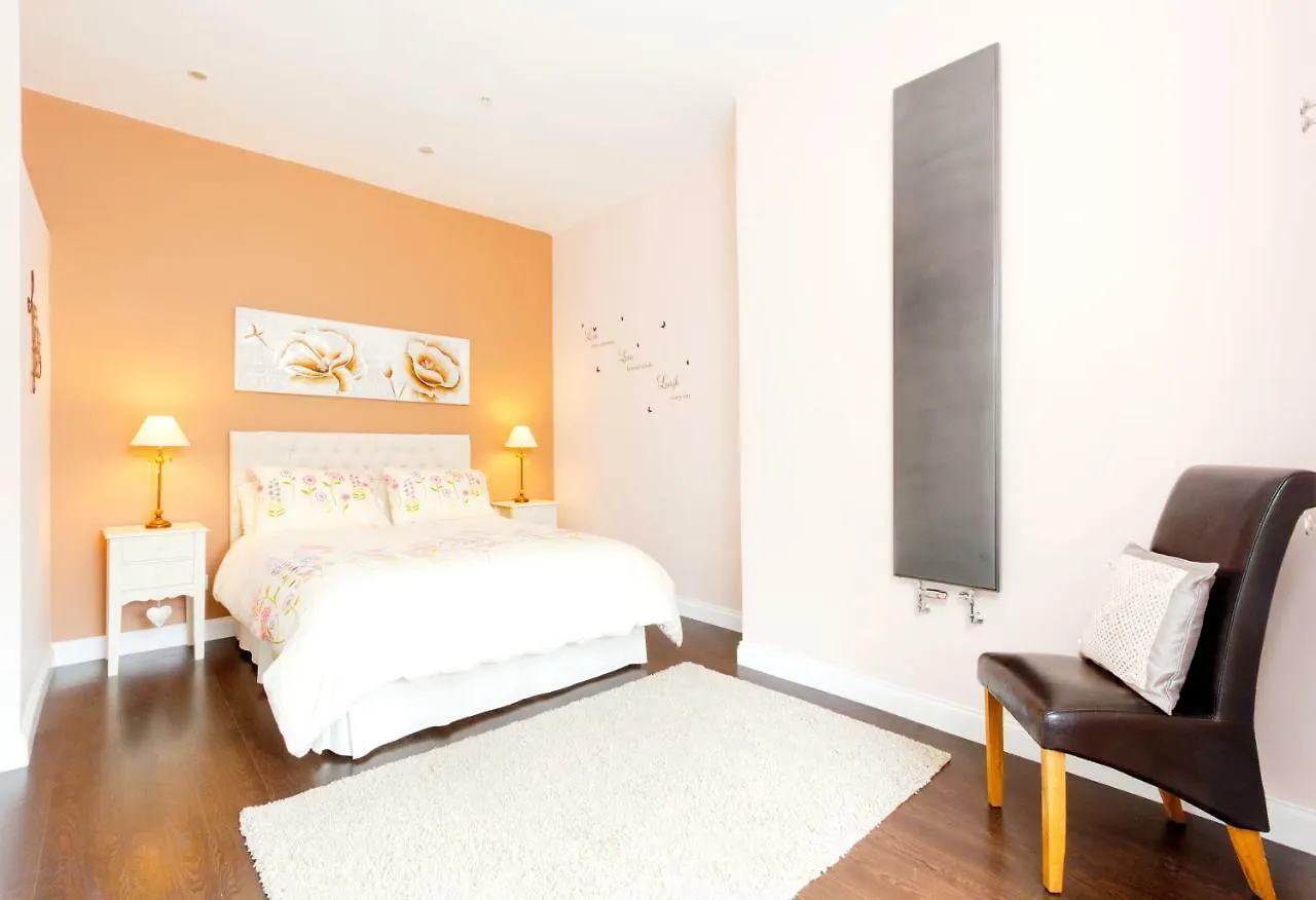 Edinburgh Near Centre Luxury Apartment